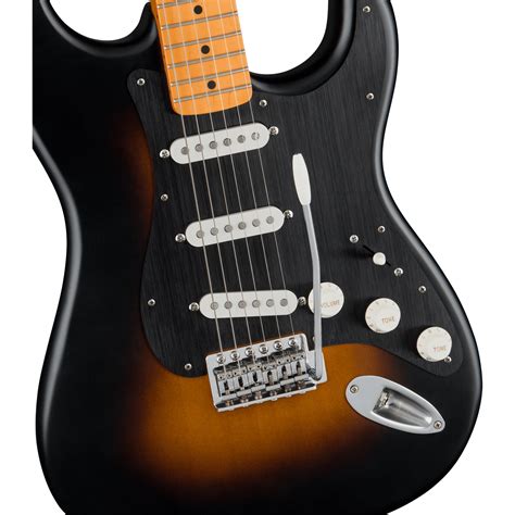 fender stratocaster sunburst black pickguard.